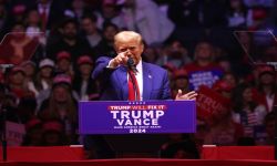 ترامب يحمل الديمقراطيين مسؤولية "الحروب الغبية"